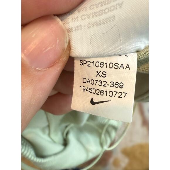 Nike Yoga Luxe Infinalon Ribbed Crop Tank Top Active Celadon/Olive Womens Sze XS - Picture 8 of 8